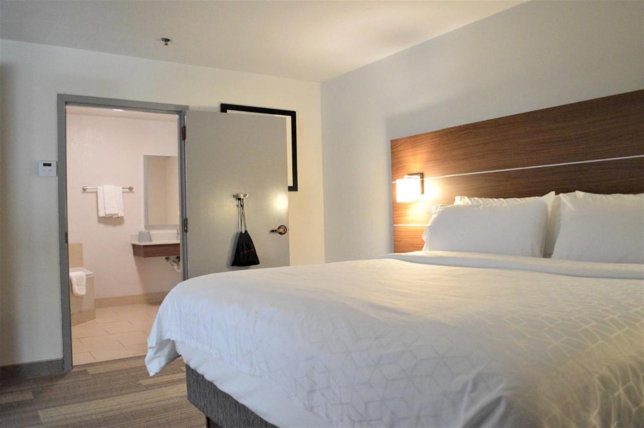 Holiday Inn Express & Suites Batesville By Ihg Luaran gambar