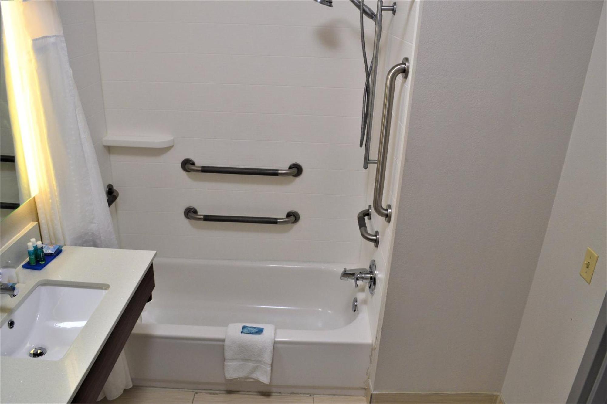 Holiday Inn Express & Suites Batesville By Ihg Luaran gambar