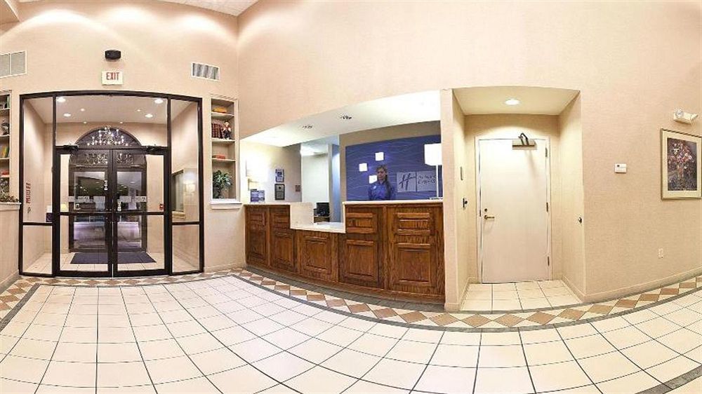 Holiday Inn Express & Suites Batesville By Ihg Luaran gambar