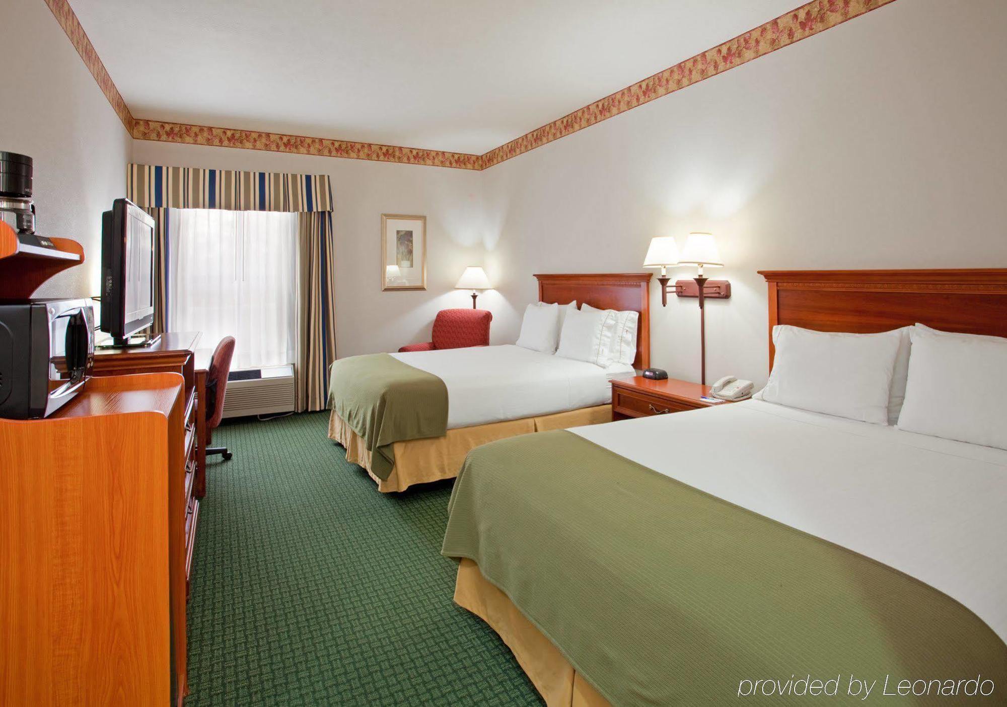 Holiday Inn Express & Suites Batesville By Ihg Bilik gambar