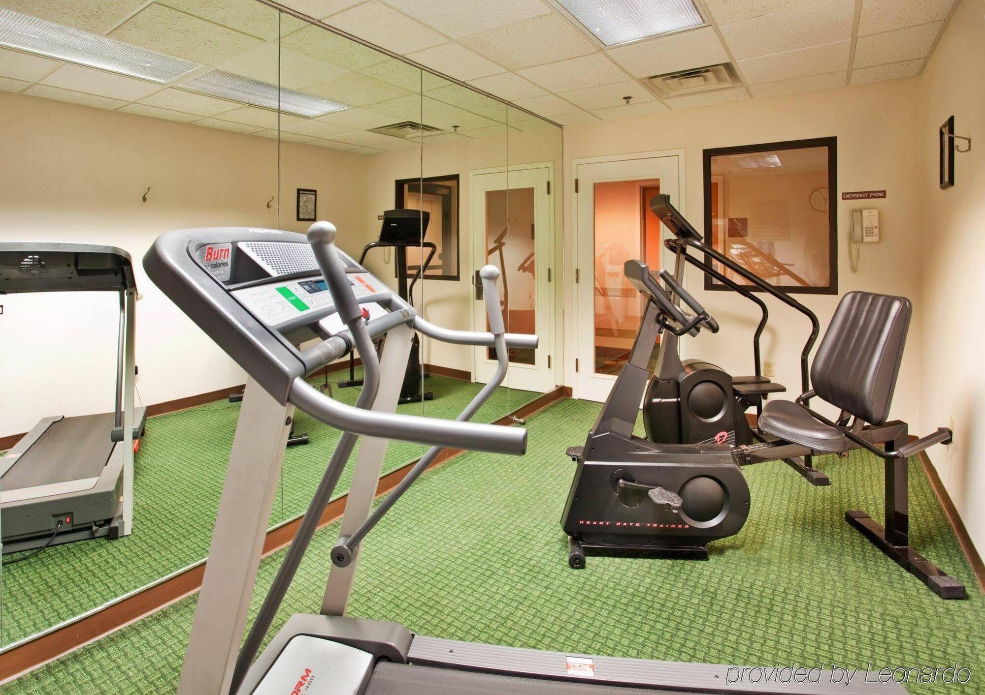 Holiday Inn Express & Suites Batesville By Ihg Luaran gambar