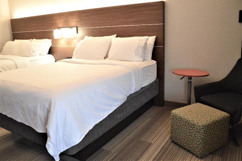 Holiday Inn Express & Suites Batesville By Ihg Luaran gambar
